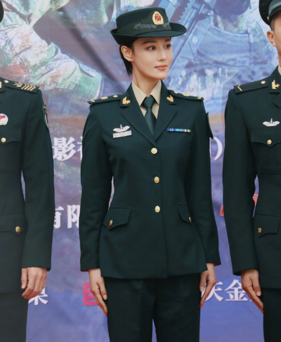 张馨予秀恩爱晒老公,还发通稿拉踩范冰冰,她