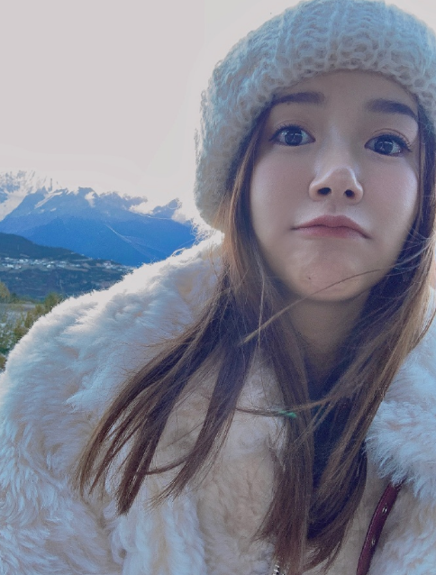 张子萱为陈赫生俩娃，女儿生日还不敢露面，婆