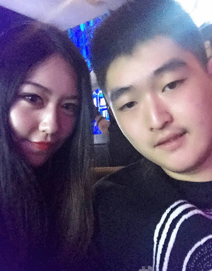 赵本山儿子撞脸大衣哥儿子,月薪7500妹妹却开上亿