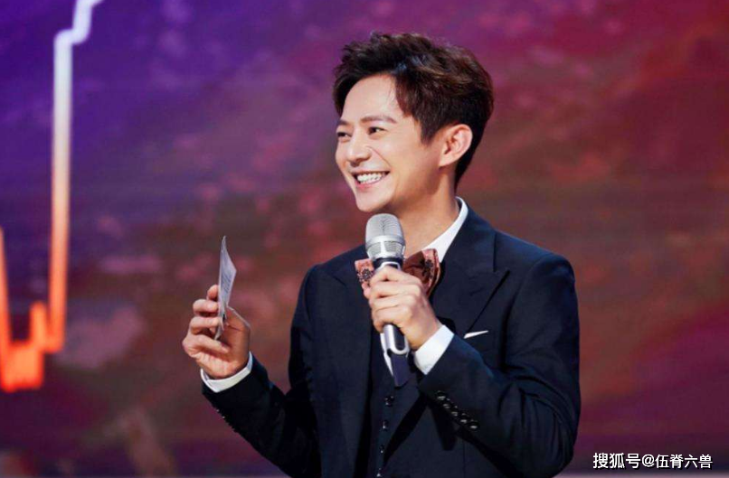 何炅王菁一同参加朋友聚会,出双入对似老夫老