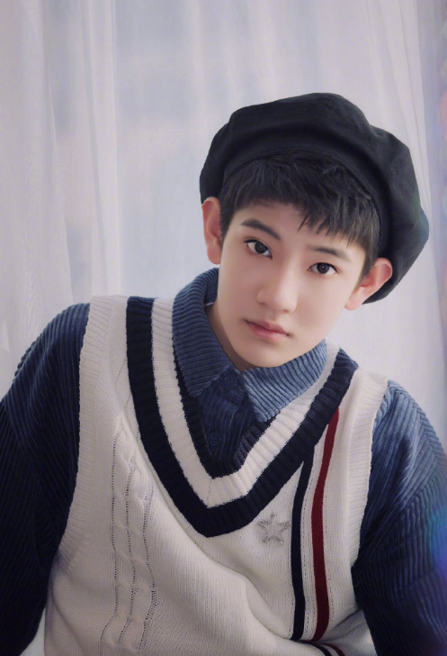 16岁男星被曝丑闻,聊天记录不堪入目,要求异性