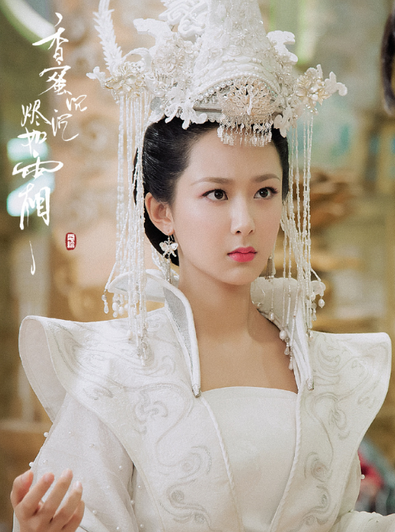 张一山与黄发女十指紧扣，甜蜜同回酒店，两月