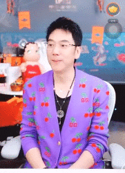 林依伦直播谈痛经遭群嘲 回应称“男人谈痛经不