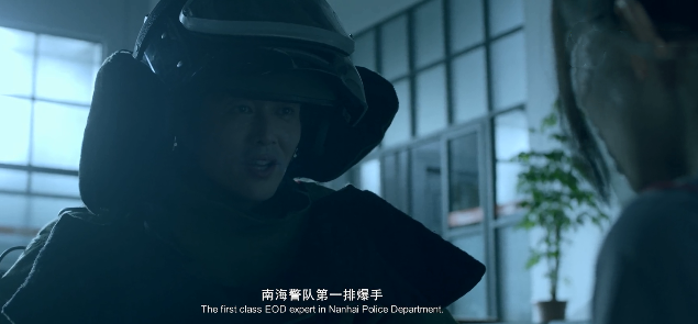 主创阵容“弱”，却被夸低配《拆弹专家》，上