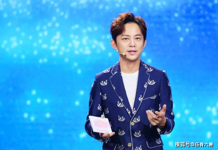 何炅王菁一同参加朋友聚会，出双入对似老夫老