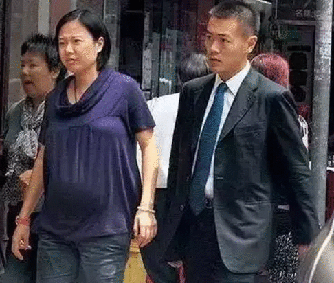 刘銮雄缺席女儿18岁生日,豪门父女情就是这么“