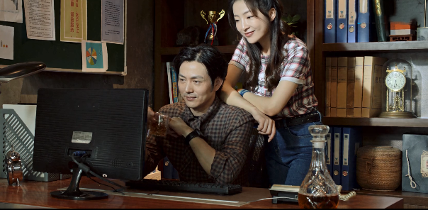 主创阵容“弱”,却被夸低配《拆弹专家》,上