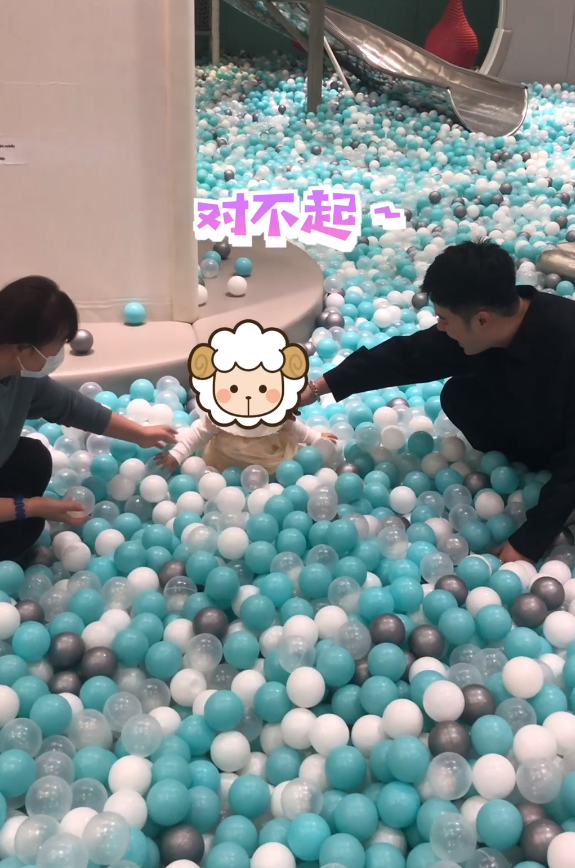 张子萱为陈赫生俩娃,女儿生日还不敢露面,婆