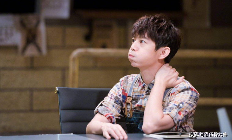 何炅王菁一同参加朋友聚会，出双入对似老夫老