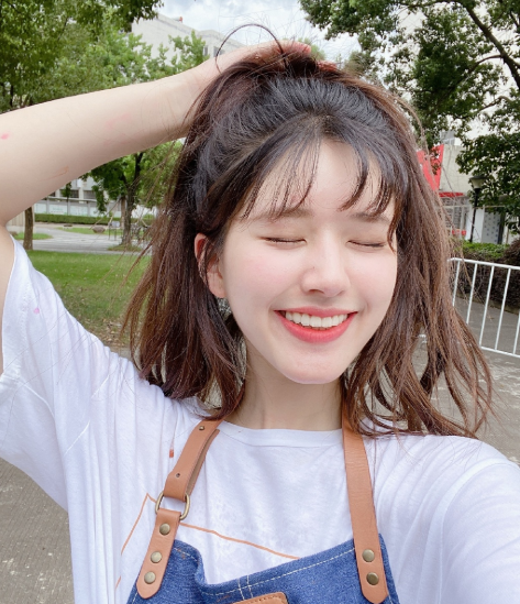 于正也来吃瓜了？发绿茶图疑似内涵赵露思，两