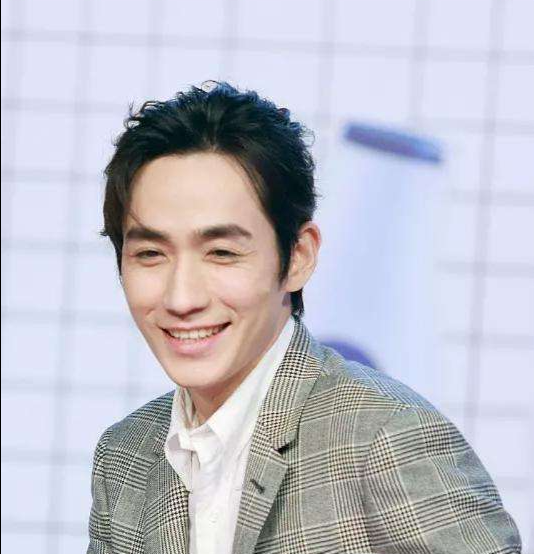 朱一龙频被嘲老，受访称现在年龄精力都是最好