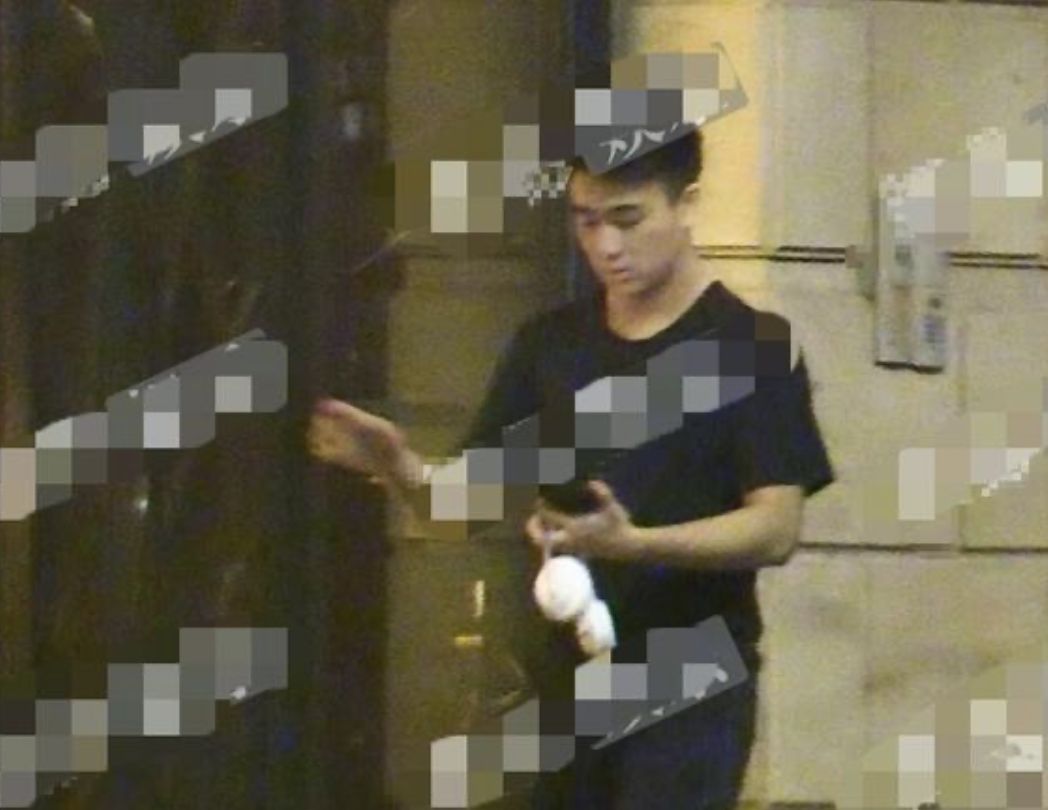 疑车库大吵，何猷君5次甩手不停呵斥，奚梦瑶站