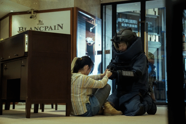 越老越拼！刘德华《拆弹2》大量动作戏拒用替身