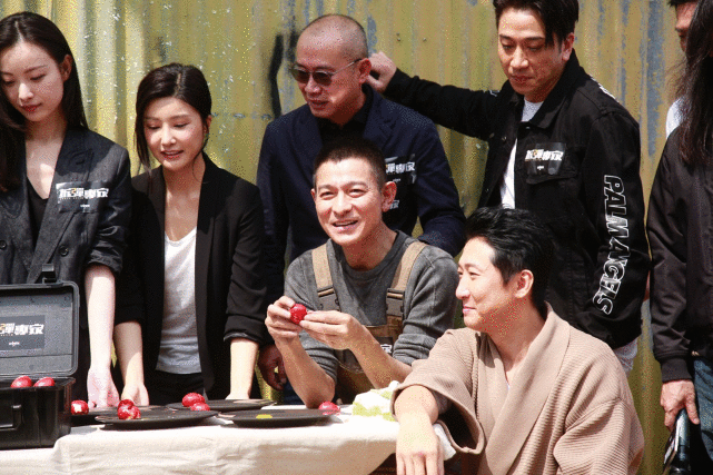 越老越拼！刘德华《拆弹2》大量动作戏拒用替身