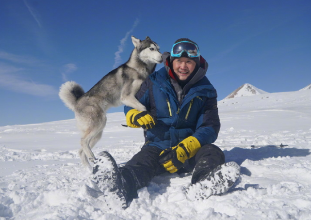 吴京自曝追求谢楠过程，想当男友要申请，领证