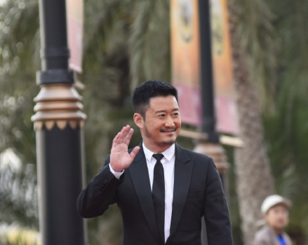 吴京自曝追求谢楠过程，想当男友要申请，领证