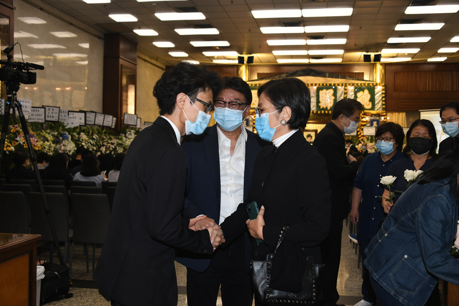 老戏骨梁淑庄出殡,遗愿曝光令人唏嘘,胡枫憔