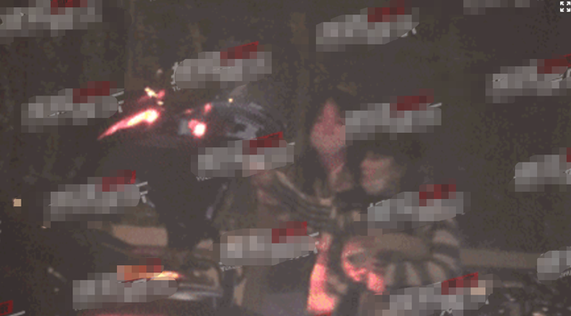 人设崩塌?黄明昊不受母亲欠债影响,开豪车带