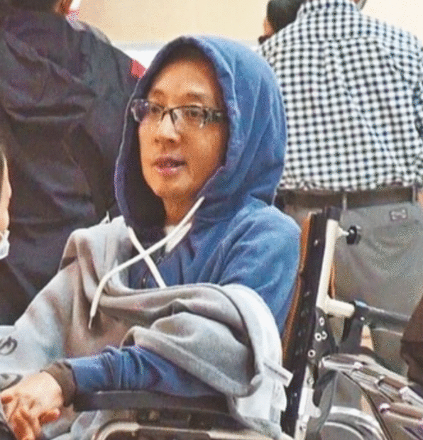 袁惟仁大姐曝家庭关系，弟弟2年全靠二姐照顾，