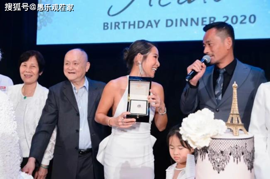 洗米嫂40岁超豪华生日宴曝光，洗米华豪送20克拉