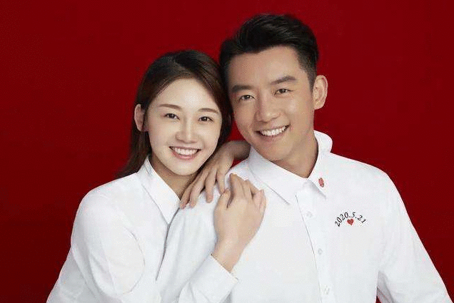 没公开恋爱直接官宣结婚，5个月后孩子出生，恭