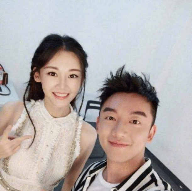 没公开恋爱直接官宣结婚，5个月后孩子出生，恭