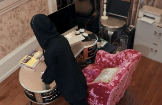 周震南奢侈过度？戴62万金表还雇三个保姆，看不