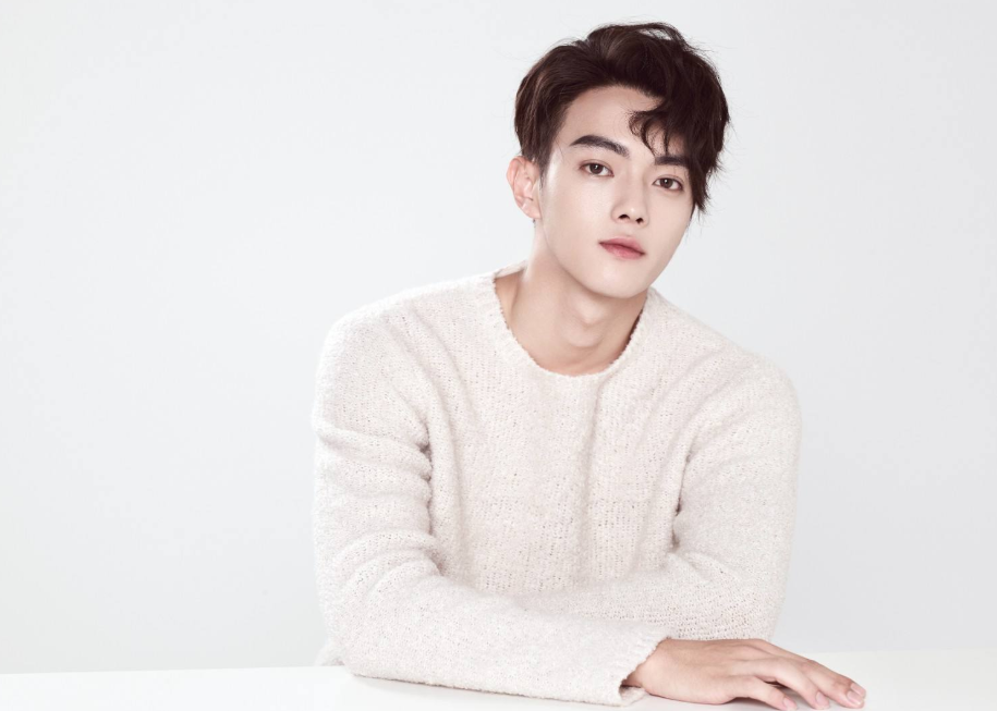 网曝许凯曾参与校园暴力，于正硬刚造谣者：不