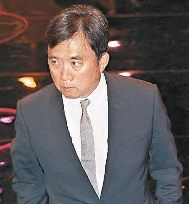 忽变富贵?当红小花被传得前TVB主席陈国强“宠