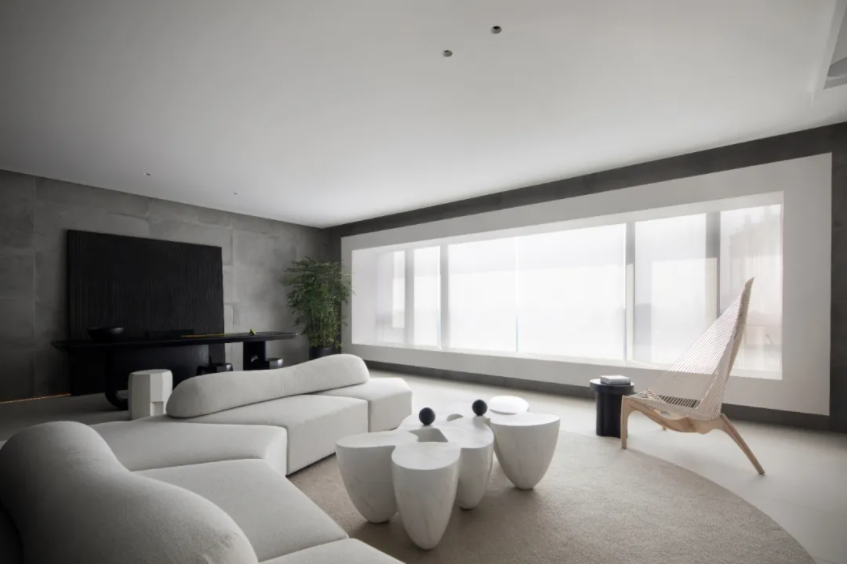 别给郭碧婷卖惨了！向太为她购豪宅再花12亿，台