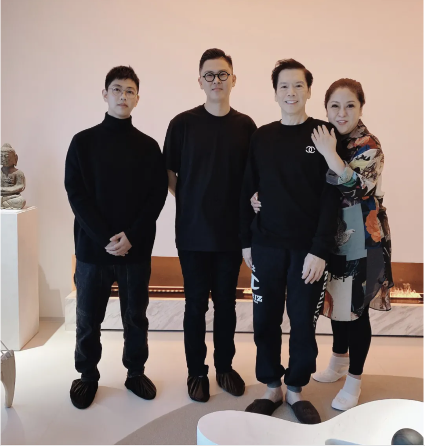 别给郭碧婷卖惨了！向太为她购豪宅再花12亿，台