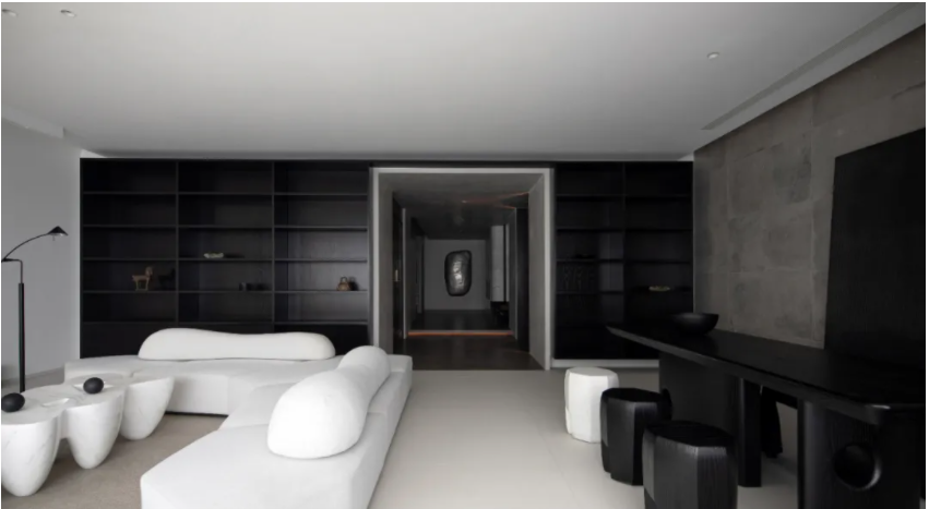 别给郭碧婷卖惨了！向太为她购豪宅再花12亿，台