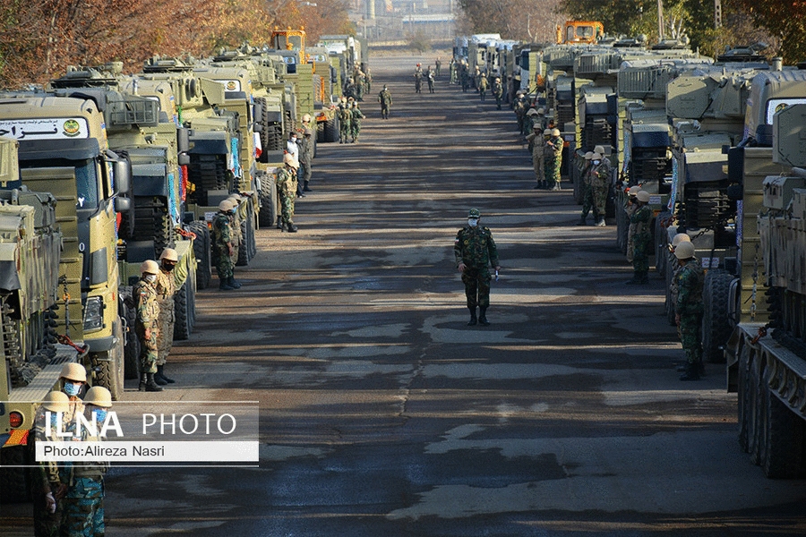 伊朗继续增兵阿塞拜疆边境,装甲运输车排成长