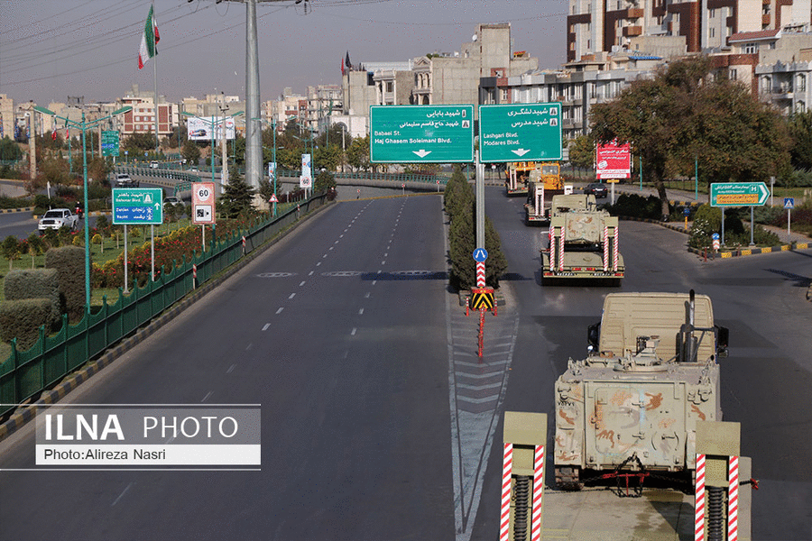 伊朗继续增兵阿塞拜疆边境,装甲运输车排成长
