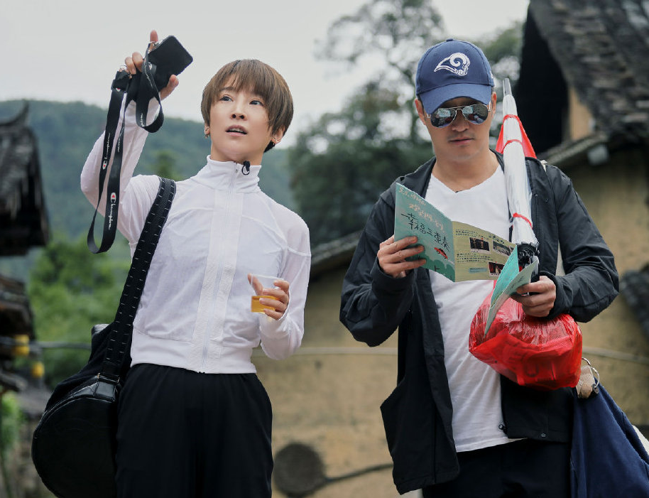 谢楠积极炫耀老公!吴京21岁影视作品被公开,温