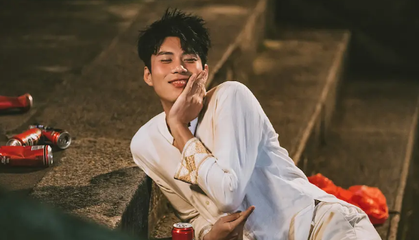 主创阵容“弱”，却被夸低配《拆弹专家》，上