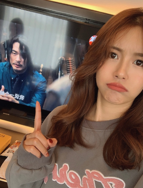 张子萱为陈赫生俩娃，女儿生日还不敢露面，婆