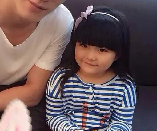 《爸哪》萌娃进入青春尴尬期，森蝶显壮生男相