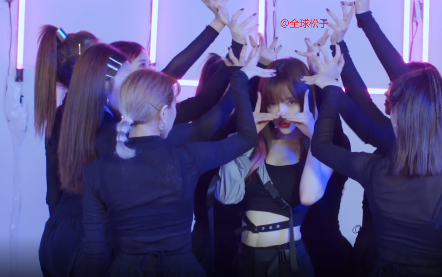 复出做女团？李小璐发布嘻哈新歌，苦练的舞技