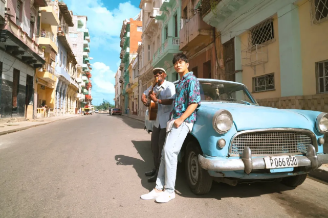 你凭什么这么拽?因为他是周杰伦