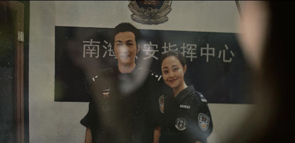 主创阵容“弱”，却被夸低配《拆弹专家》，上