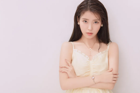 这位女星才是直男斩，黄子韬表白李现点赞，半