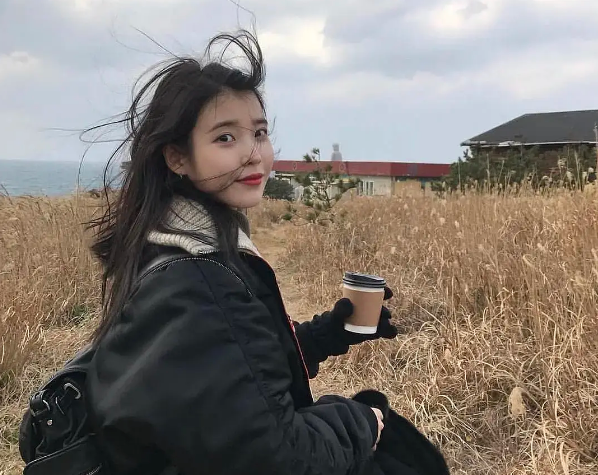 这位女星才是直男斩，黄子韬表白李现点赞，半