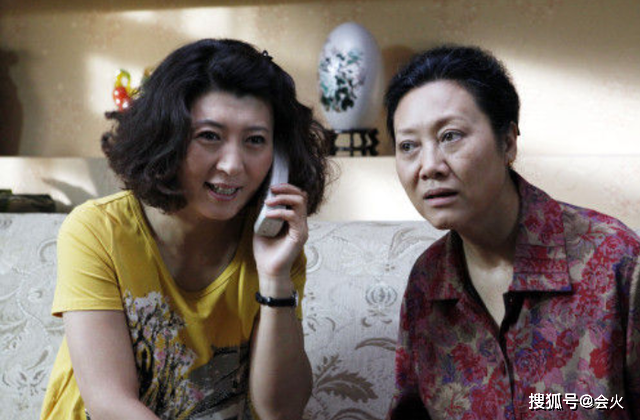 65岁王丽云近况曝光，身材臃肿不修边幅，生活节