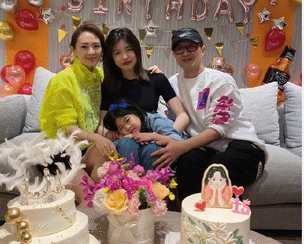 章子怡又为小苹果庆生宣示主权，葛荟婕只会挖