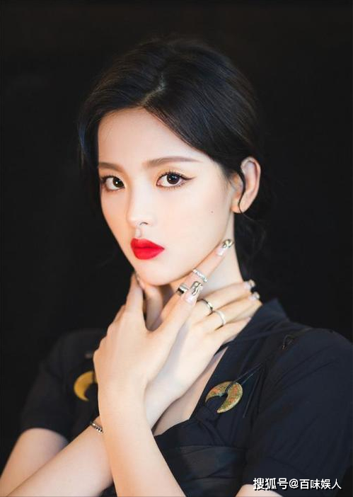 别酸！杨超越真的就是一个“特殊人才”