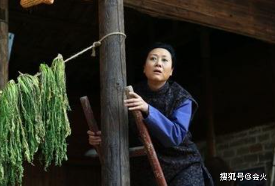 65岁王丽云近况曝光，身材臃肿不修边幅，生活节