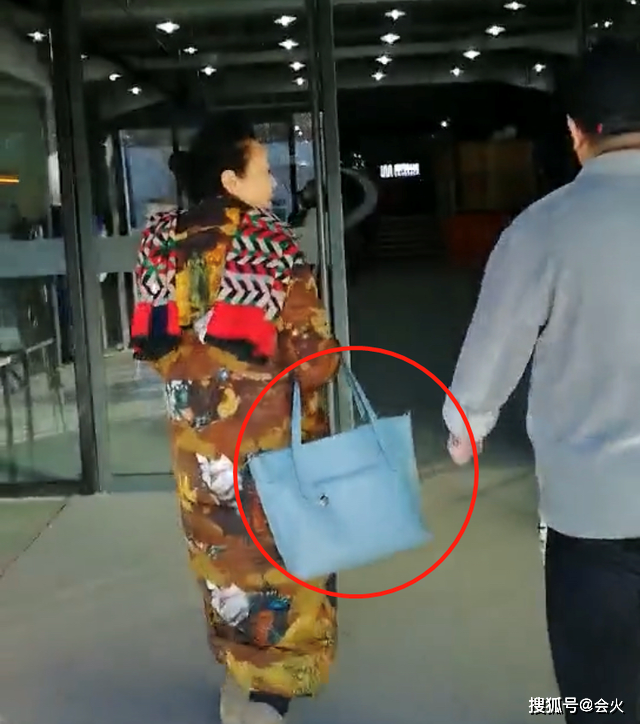 65岁王丽云近况曝光，身材臃肿不修边幅，生活节