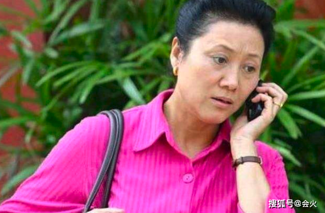 65岁王丽云近况曝光，身材臃肿不修边幅，生活节