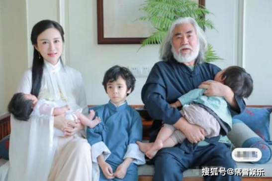 杜星霖去寺庙拜佛，嫁给69岁张纪中祈求婚姻美满